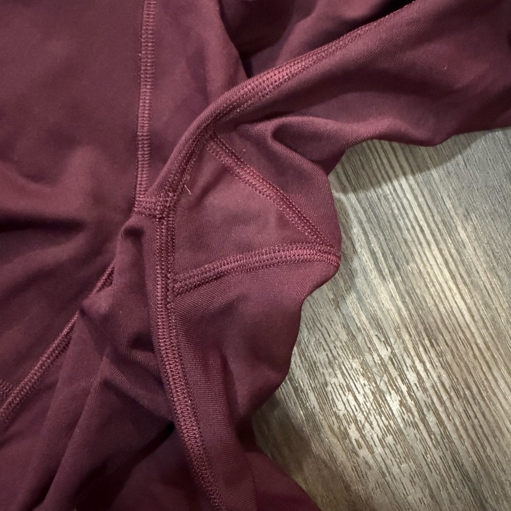 Lululemon Burgundy Perforated Running Leggings Size 4 Zip Pocket - Picture 5 of 5